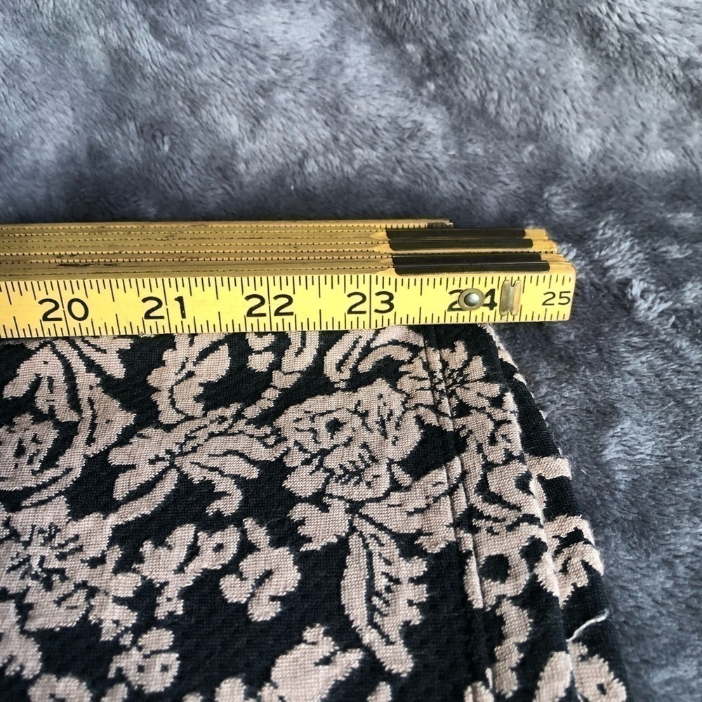 𝅺FOREVER 21 Floral lace print design Brown Black pencil skirt Size large #s1115 - Picture 6 of 7